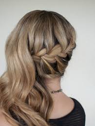When this cornrow is turned into a spiral form on the side of the head then, it gives a chic look to women with black hair. See Ya Middle Part 10 Side Swept Dos You Can Diy Side Ponytail Hairstyles Long Hair Styles Hair Styles
