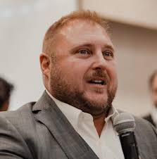 KUZMENKO 👑 The LA Kings have signed Andrei Kuzmenko to a one-year deal!