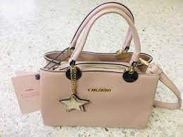 Carlo rino çanta geleneksel ve klasik tasarımların yanı sıra dikkat çekmesi muhtemel ilginç ifade parçaları. Carlo Rino Handbag Women S Fashion Bags Wallets On Carousell