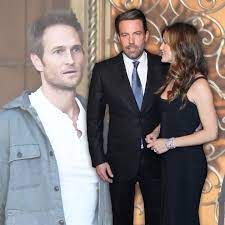 Married man is dating his girlfriend, jennifer garner. Ben Affleck John Miller Liebeskrieg Um Jennifer Garner Gala De