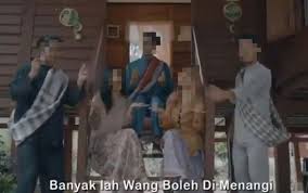 Ada juga yang telah membuat persiapan menjelang hari raya sejak dari tahun sebelumnya. Iklan Raya Promosi Judi Dikecam