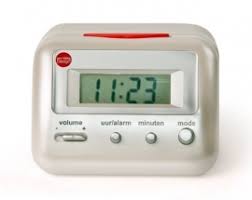 sprekende klokken en sprekende wekkers voor slechtzienden en blinden winkel met zorg