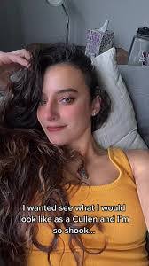 Kendra Oliveira's Instagram, Twitter & Facebook