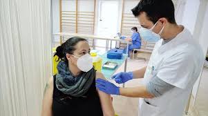 ¿cómo registrarse en línea para vacunarse contra el coronavirus? Los Menores De 55 Que Hayan Pasado El Covid Deberan Esperar Seis Meses Para Vacunarse