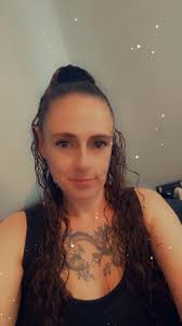 Chasing some overseas friends, im from Australia can add my snapchat or  message menon facebook :)