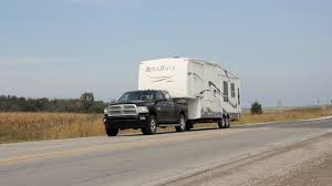 what to know before you tow a fifth wheel trailer