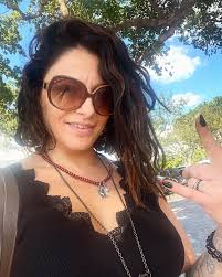 Juliya Chernetsky's Instagram, Twitter & Facebook