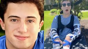 Graban a mujer botando todo el vino de las góndolas tras ser despedida:  Ella acusa que editaron el video