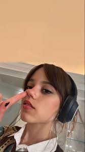 Let's welcome our new members! Evandro Alves Cunha, Keorattana Do, نور  العيون محمد, Natalia Belen Mansilla, Claudia Marquez, Juby Marcos Estrada,  Elena Melnic, Dahar Ada, Elizabeth Caceres, เริ่มตนชีวิตใหม่ ไปด้วยกัน,  Elyans, Bia Silva,