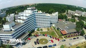 Hotelul este bine situat în stațiunea jupiter, aproape de plajă, are parcare. Hotel Opal Jupiter Cap Aurora Youtube