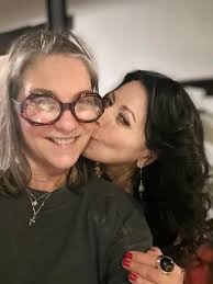 Anoche vivimos una gran emocion en la entrega de los Premios Martín Fierro  de Teatro. Con dos nominaciones a "Las mujeres de Lorca" ❤️❤️. Quiero  agradecer a mi amiga y artistaza @fercaride.st