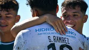 Apertura: Racing venció 1-0 a Progreso en el Paladino y consiguió tres  valiosos puntos