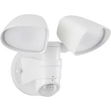 Welche art von bewegungsmelder eignet sich für welchen zweck? Telefunken Led Aussenleuchte Mit Bewegungsmelder 2 Flammig 1000 Lm Weiss Eek A Kaufen Bei Obi