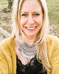 Suzanne Hobson's Instagram, Twitter & Facebook