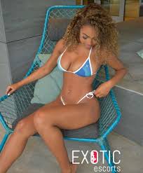 I Am April, African Escort Available For Hookups