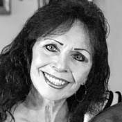 Karen Muszynski's Instagram, Twitter & Facebook