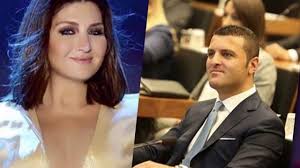 Birliktelikleri ile gündeme bomba gibi düşen buket aydın ve emir sarıgül, geçtiğimiz haftalarda sarıgül'ün yatta sibel can ile görüntülenmesinden sonra ayrılmıştı. Emir Sarigul Sibel Can La Tatil Yaparken Buket Aydin A Evlenme Teklif Etmis Habermotto