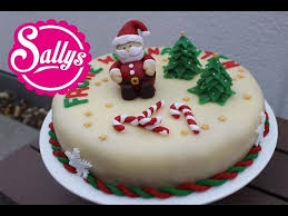 Einen ganzen nachmittag zeit genommen, ärmel hochgekrämpelt so eine torte mit marzipandecke macht ja schon was her. Weihnachtliche Marzipantorte Mit Marzipandecke Einfach Lecker Und Ohne Viel Werkzeug Youtube