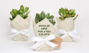 1001 Idees Pour Offrir Le Cadeau Invite Mariage Parfait Cadeau Invite Mariage Cadeaux Invites Mariage Original Cadeau Invite