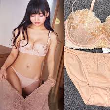 日向坂46 齊藤京子 ランジェリー 下着 写真集掲載モデル(乃木坂46)｜売買されたオークション情報、Yahoo!オークション(旧ヤフオク!)  の商品情報をアーカイブ公開 - オークファン（aucfan.com）