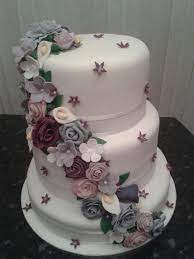 My First Wedding Cake Via Craftsy Easy Cake Decorating Cake Decorating Fondant