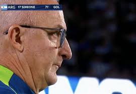 البرازيل سابقًا الإحتياط رقم 30 لاعب مهم بنادي كبير ، الآن أهم العناصر  بالتشكيلة الأساسية لاعبين من نوتنغهام وولفرهامبتون وفلامينغو .. انهيار مرعب  للكرة البرازيلية .