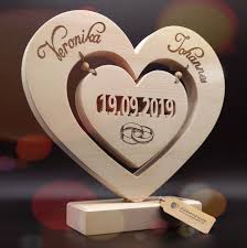 Es müssen also gute ideen für romantische geschenke zur hochzeit her, damit auch geldgeschenke eine hochzeit angemessen würdigen. Hochzeitsgeschenk Aus Zirbenholz Hochzeitsgeschenke Aus Holz