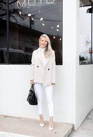 Winter White Outfits 2019 Tips For How To Wear White In The Winter Winter White Outfit How To Wear White Jeans Winter Fashion Outfits