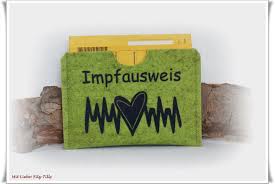 Ich habe zwei varianten für eine impfpasshülle für euch: Impfpassfulle Filz In Handarbeit Angelika Just