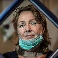 Hvis du mistenker at barnet ditt har en sår hals på grunn av en legens diagnose eller barnet mates ikke riktig, kan tylenol. Slik Er Det A Vaere Coronasmittet