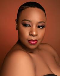 Alisa Wade "Petite Plus...