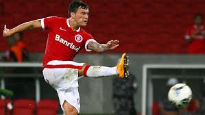 Charles aranguiz's age is 31. Bundesliga Leverkusen Win Race To Sign Charles Aranguiz