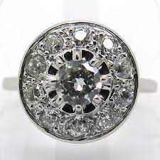 En cela, la bague de fiançailles demande beaucoup d'attention. Bague De Fiancailles Art Deco Diamants Platine Or Blanc Modele Fusion 1821