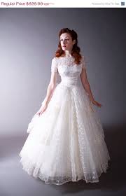 Birthday Sale Vintage 1950s Wedding Gown Amazing By Fabgabs 437 50 Wedding Dresses Lace Wedding Dresses Wedding Gowns Vintage
