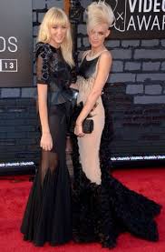 (wlaura806) auf pinterest, der weltweit größten sammlung von ideen, entdeckt hat. Fotostrecke Mtv Music Awards Miley Cyrus Sorgt Fur Einen Skandal Bild 20 Von 51 Unterhaltung Verlagshaus Jaumann
