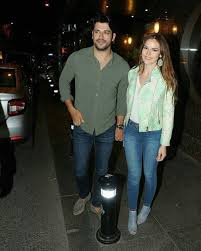 Burak Ozcivit And Fahriye Evcen Victoria Burak Ozcivit Kara