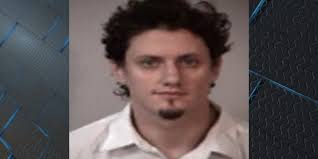 Man arrested for DUI after fleeing deputies, crashing into sign