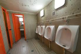 Il filmait ses collègues dans les toilettes de lentreprise - La Montagne