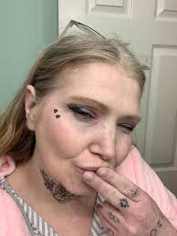 My secret weapon.. my temporary tattoo eyebrows 💗🎗