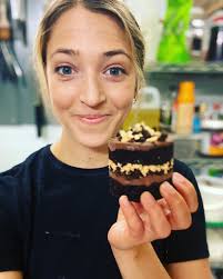 Pop-Up Bakery Butter & Crumble Sells Head-Turning BEC Croissants and Pecan  Pain Suisse in the Marina