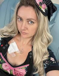 Karen Ewen's Instagram, Twitter & Facebook