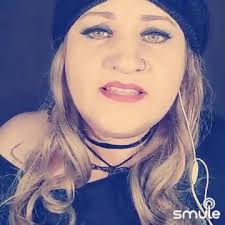 🇮🇹Bella Ciao🇮🇹 Esta canção conta a história de um italiano que,  resistente ao nazifascismo, foi capturado. Este, se despedindo de sua  Bella, faz-lhe um último pedido: que seja enterrado em uma alta ...