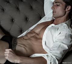 Helix Studios Model : Luke Wilder Photoshoot | GayMobile.fr