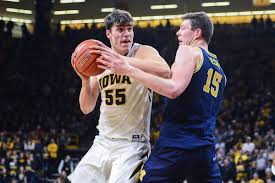 Luka garza overcame early foul trouble to score 34 points in a win against rival iowa state. Luka Garza Iowa Center Bk