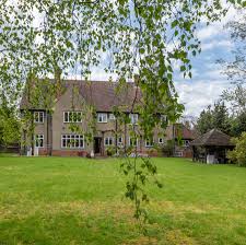 Welcome to the official jrr tolkien fan page, managed by his publisher harpercollins. J R R Tolkien House Comes On The Market The New York Times