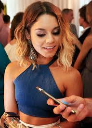 Larissa Baker's Instagram, Twitter & Facebook