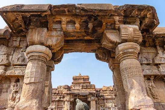 Depiction outside Mallikarjuna Temple, Pattadakkal group of temples. If anyone is aware of, please let me know the depiction Mallikarjuna Temple is another grand temple in Pattadakal situated just beside Virupaksha Temple
