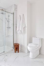 Below, we offer you the best black and white marble bathroom tiles ideas to get your creativity and inspiration going. Diamond Pattern White Marble Bath Floor Tiles Modern Bathroom