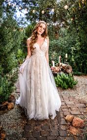 Auch wenn dieser hochzeitskleid strand durchaus im premium preisbereich liegt, findet sich der preis auf jeden fall im bereich langer. Strand Boho Hochzeitskleid Mit V Ausschnitt All Who Wander