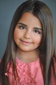 Isabella Meade's Instagram, Twitter & Facebook